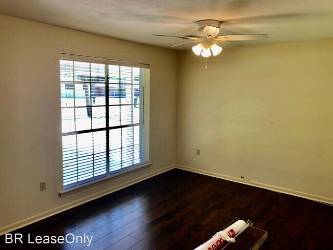 Building Photo - 3 br, 1.5 bath House - 8321 N. Essen Heights
