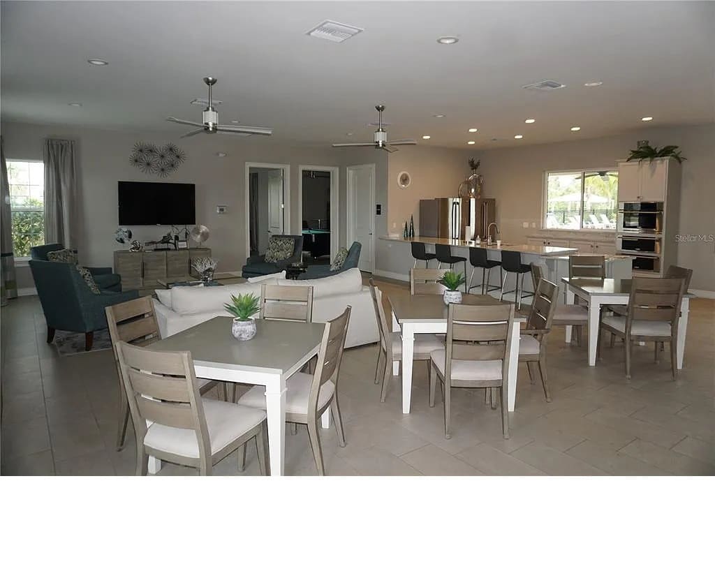 Building Photo - 25152 E Lenox Cir