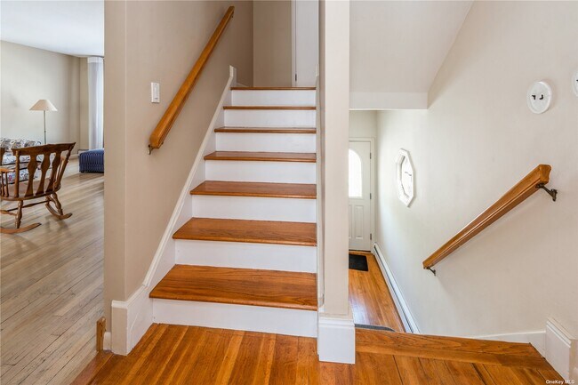 Building Photo - 7 Brookside Dr