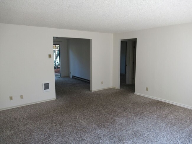 Building Photo - Two Bedroom Apartment by Bush Park