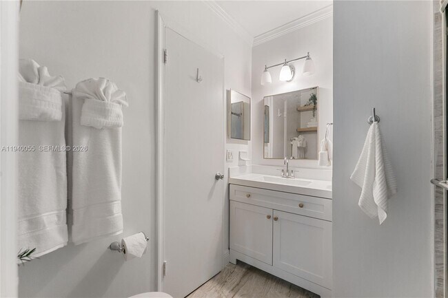 Building Photo - 2426 SE 17th St