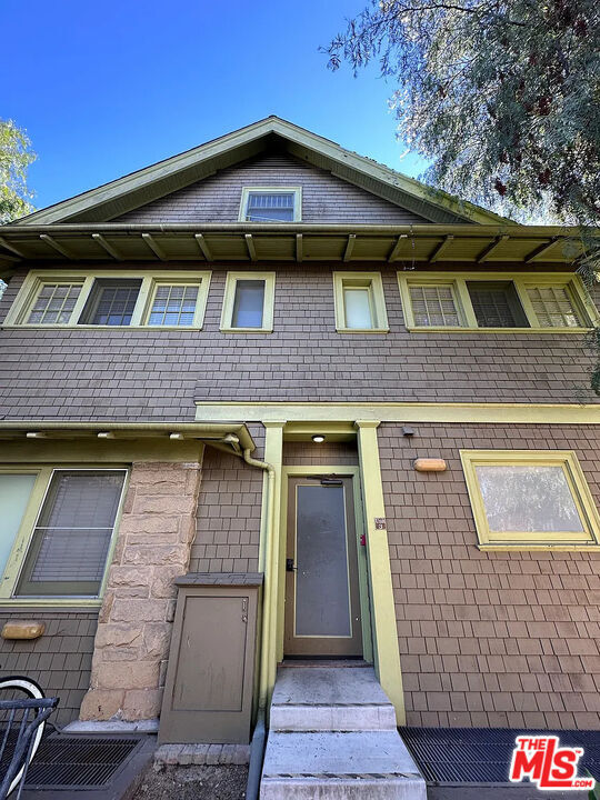 Building Photo - 2667 Menlo Ave