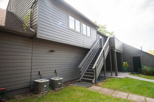 Building Photo - 260 Hogan Rd