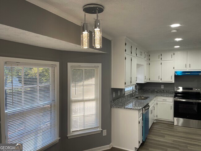 Building Photo - 505 Ironwood Ct SE