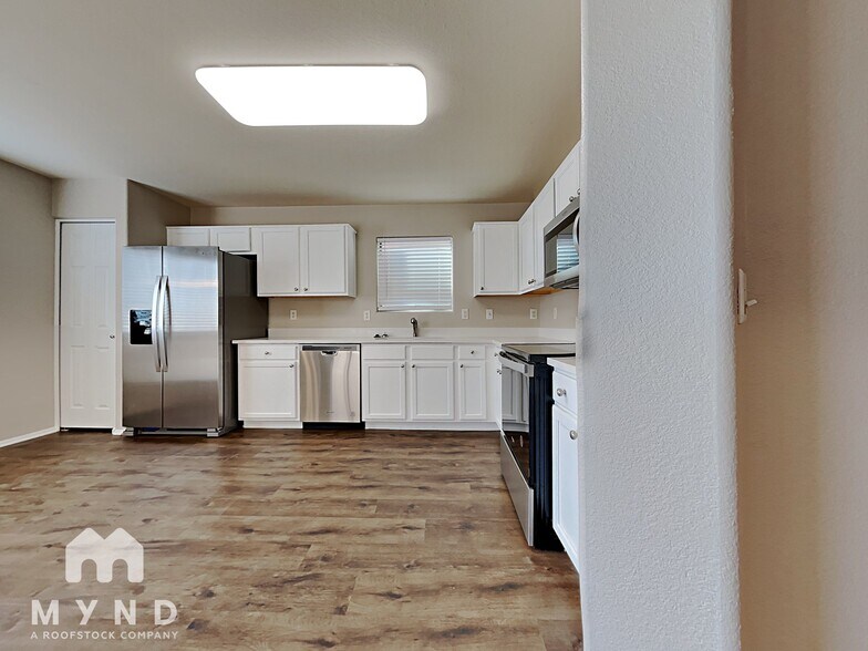 Building Photo - 28504 N Dolomite Ln