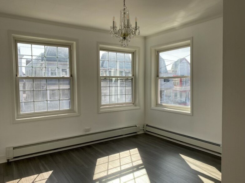 Building Photo - 304 Fulton Ave