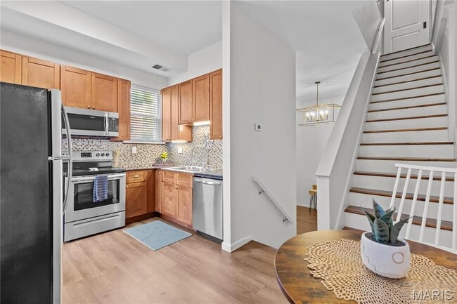 Building Photo - 2005 Lynch St