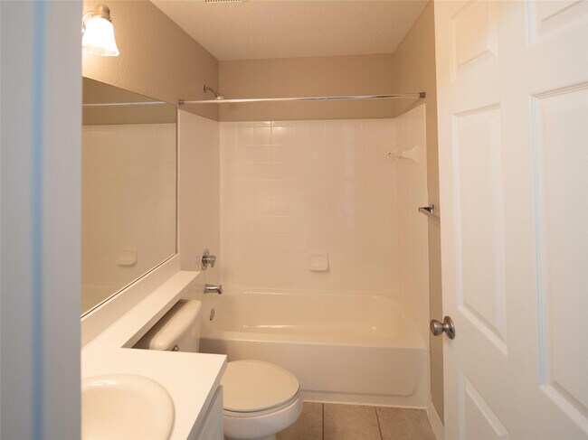 Building Photo - 15085 Michelangelo Blvd