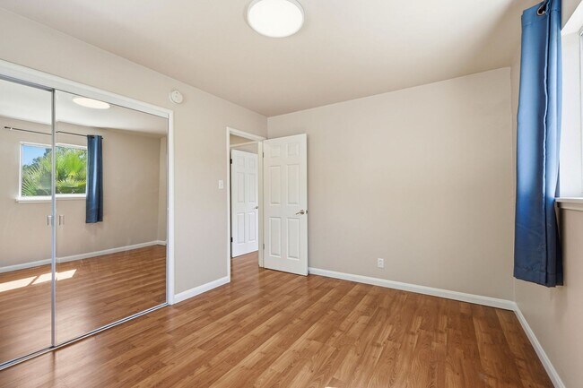 Building Photo - Beautiful Spacious 3-bedroom 1.5-Bath Home in Concord!
