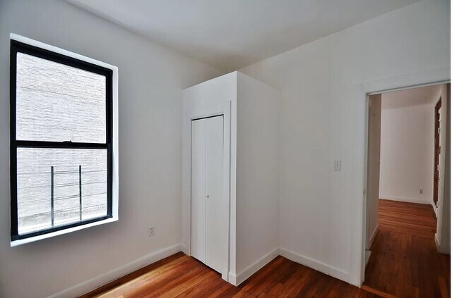 Building Photo - 507 W 139th St