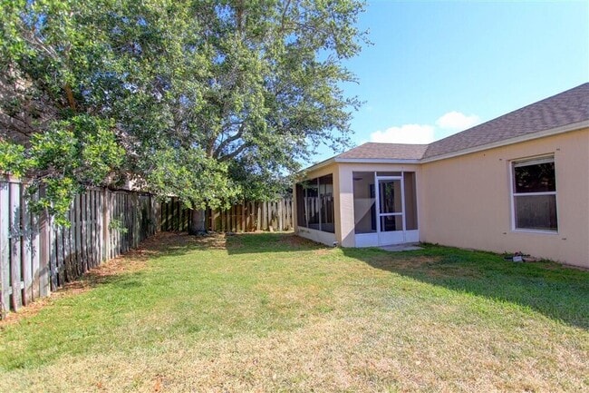 Building Photo - 2477 Deercroft Dr