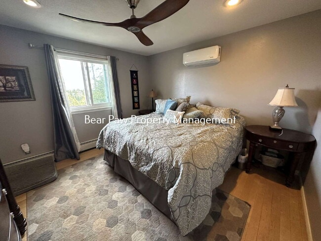 Building Photo - Charming 3-Bedroom Retreat with 2 Full Baths in Evergreen