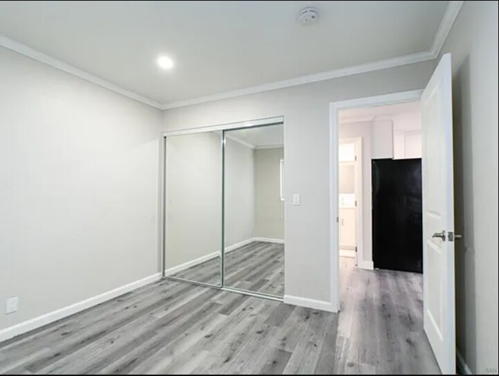 Building Photo - 4143 Van Dyke Ave