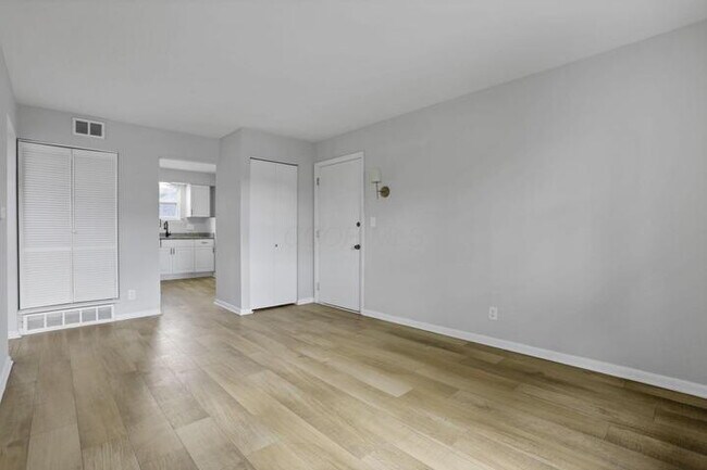 Building Photo - 1009 Lilley Ave