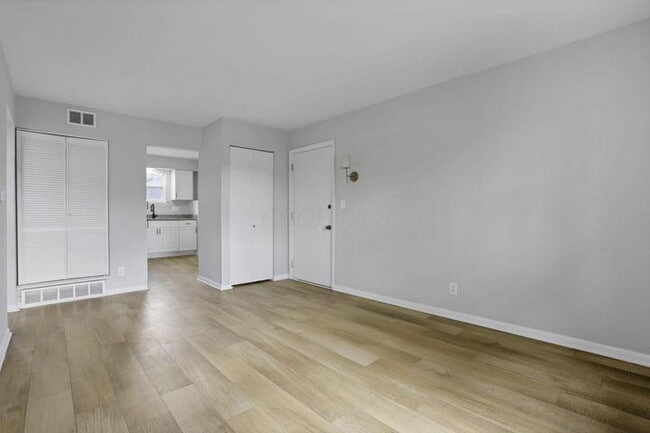 Building Photo - Charming 1BD/1BA Near Downtown Columbus — Minutes to German Village