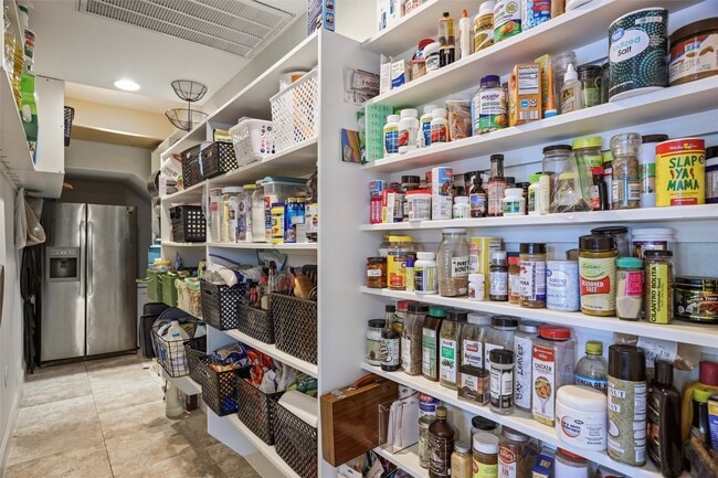 Building Photo - 5 Harbor Ln