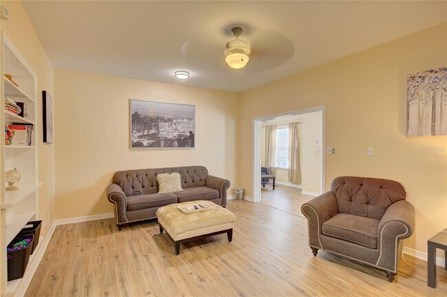 Building Photo - 501 S Magnolia Ave