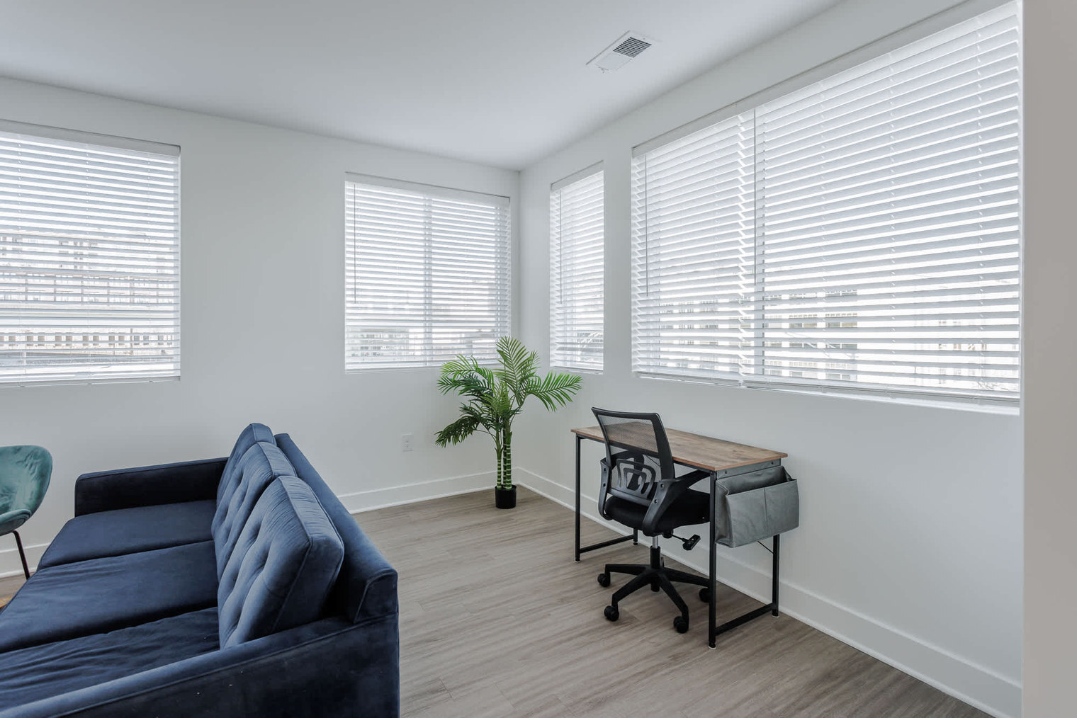 Building Photo - 601 E Pete Rose Wy