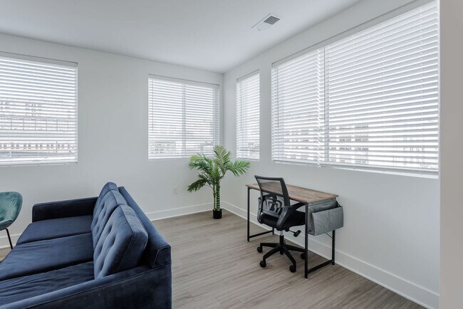 Building Photo - 228 Pike St