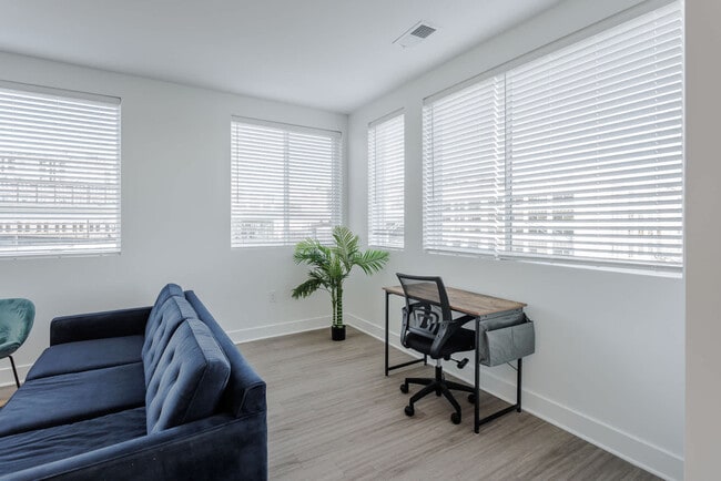 Building Photo - 601 E Pete Rose Wy