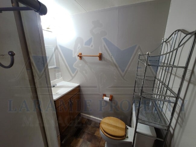 Building Photo - 3 Bedroom South of Laramie