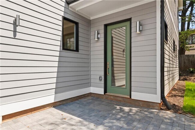 Primary Photo - 205 Whitefoord Ave NE