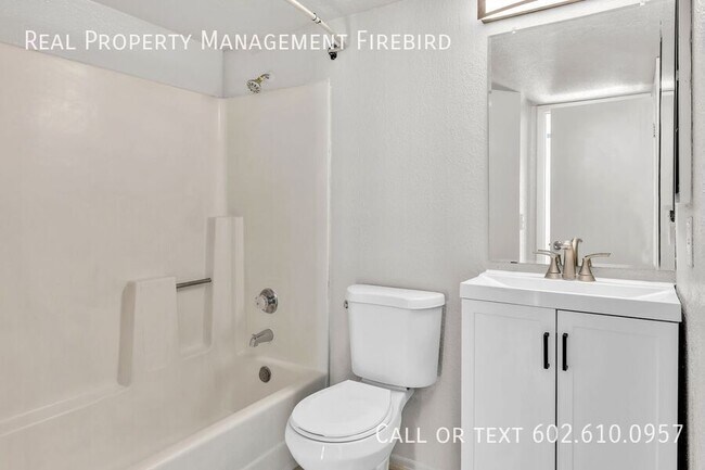 Building Photo - 45 N Phyllis-108