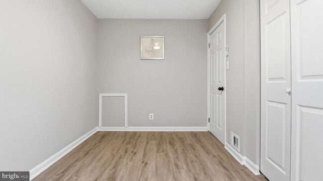 Building Photo - 5724 Denfield Rd