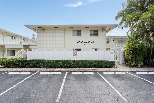 Building Photo - 1878 NE 46th St