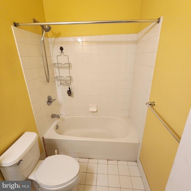Building Photo - 1301 N 32nd St