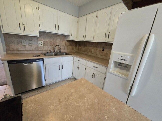 Building Photo - Charming & Fully Updated 4-BR Home in Montgomery – Section 8 Approved!