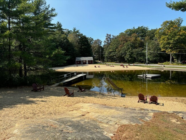 Building Photo - Lake Front Living 3BR 2BA Ashburnham