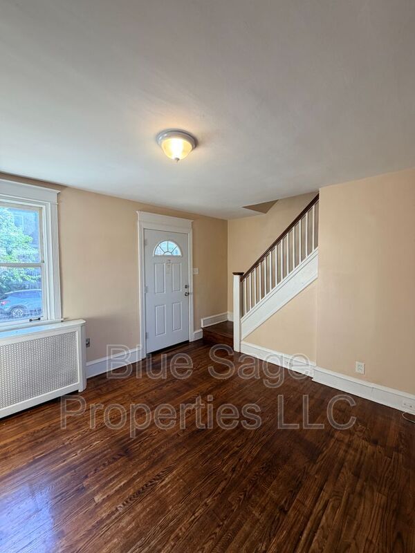 Building Photo - 620 Copley Rd