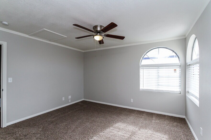 Building Photo - 857 Schooner Dr