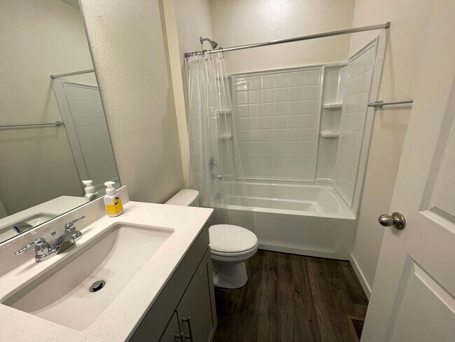 Building Photo - ADORABLE 3 BEDROOM HOME IN LORSON RANCH!!!...
