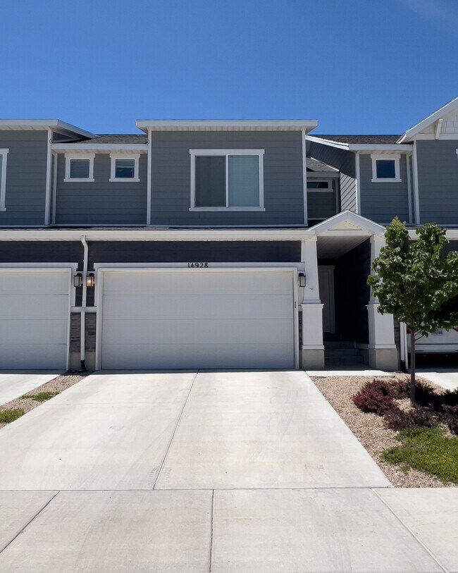 Building Photo - 14928 S Pele Lane