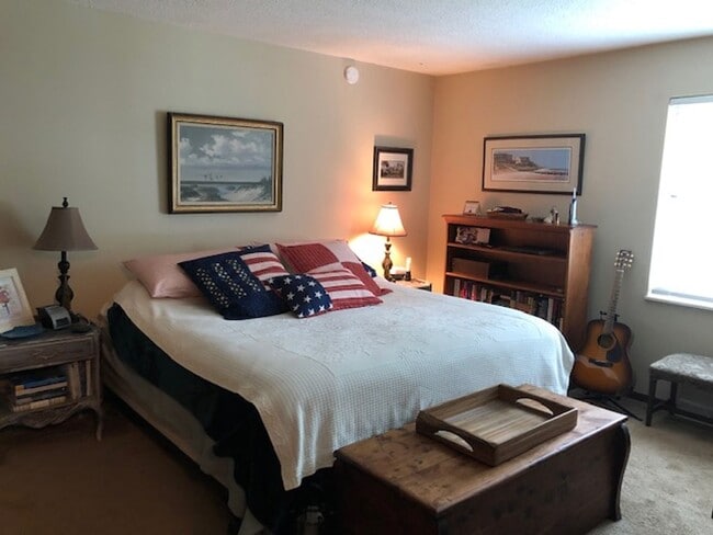 Building Photo - 3BR/3BA View of Melton Hill Lake in private community