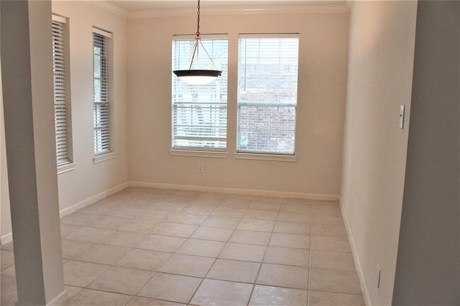 Building Photo - 22511 Parkvine Ln
