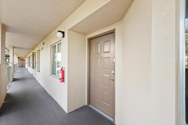 Building Photo - 12551 SW 16th Ct