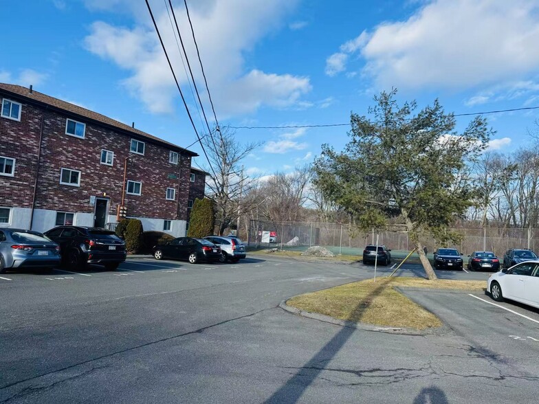 Building Photo - 30 Westgate Rd