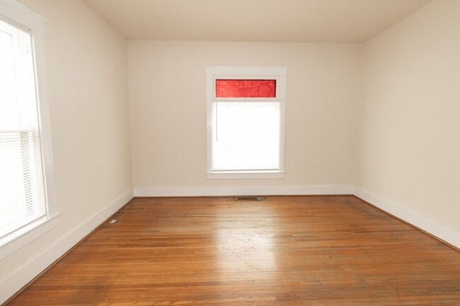 Building Photo - 3 Bed 2 Bath House Columbia College