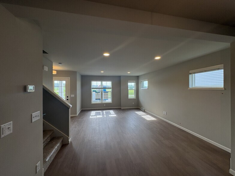 Building Photo - 1598 Star Light Dr