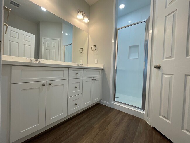 Building Photo - 1561 Rd 5728