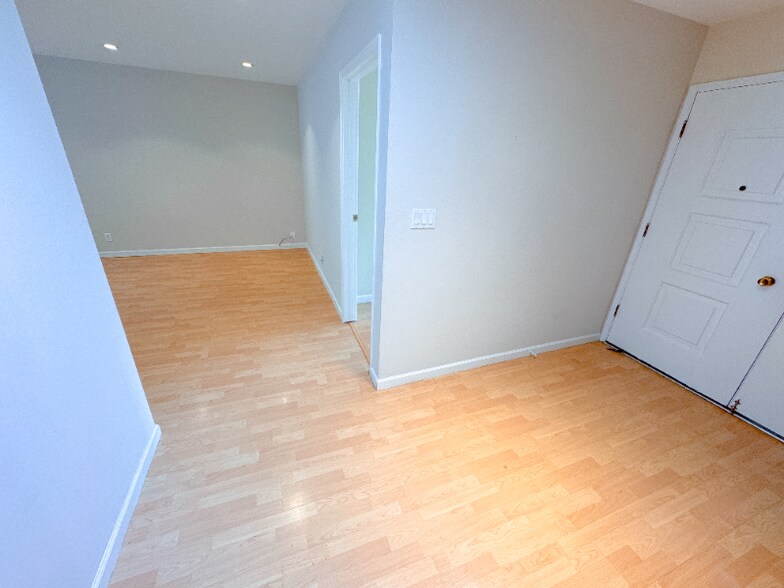 Building Photo - 3322 Glendora Dr