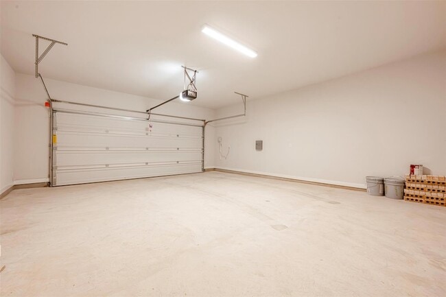 Building Photo - 1205 Roger Hanks Pkwy