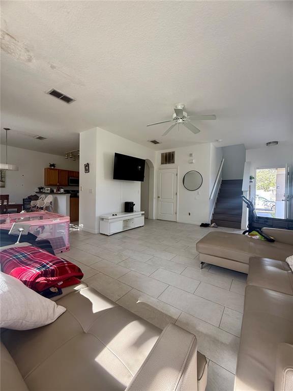 Building Photo - 1008 Royal Ridge Dr