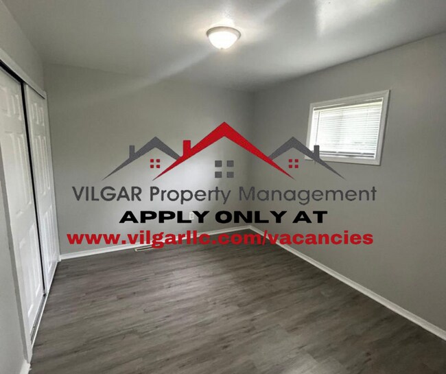 Building Photo - Step into this freshly updated 3 bed, 1 ba...