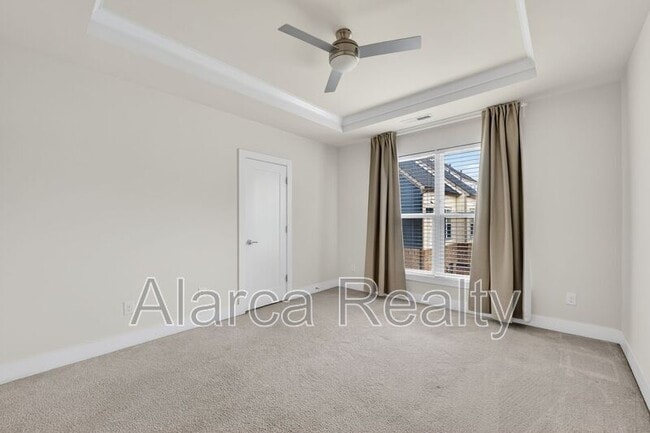 Building Photo - 2727 Grand Union Way