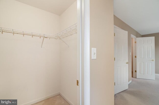 Building Photo - 5150 Mendenhall Dr.