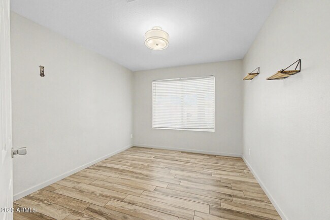 Building Photo - 10217 N 37th Ave